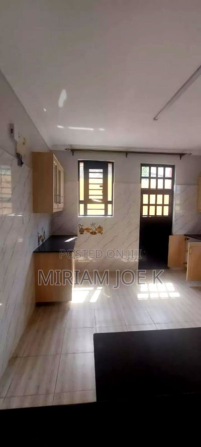 3bdrm Bungalow in Malaba, Witethie for sale - Image 3