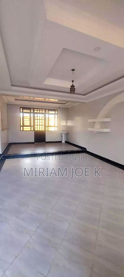 3bdrm Bungalow in Malaba, Witethie for sale - Image 5