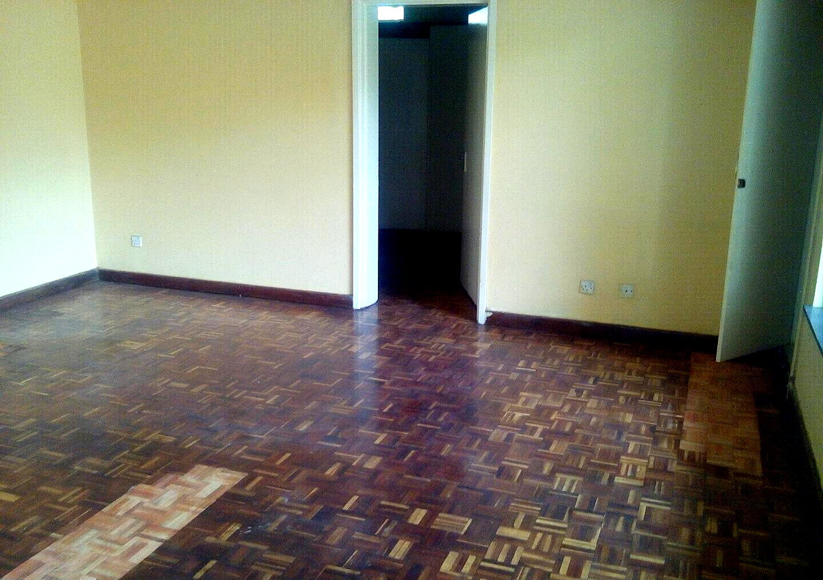 5BR Garden Home with Parking