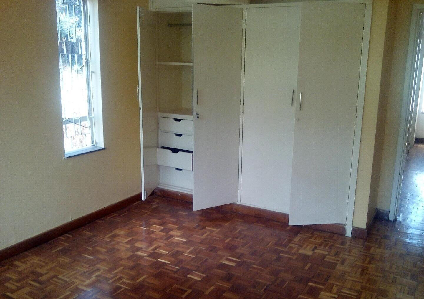5BR Garden Home with Parking
