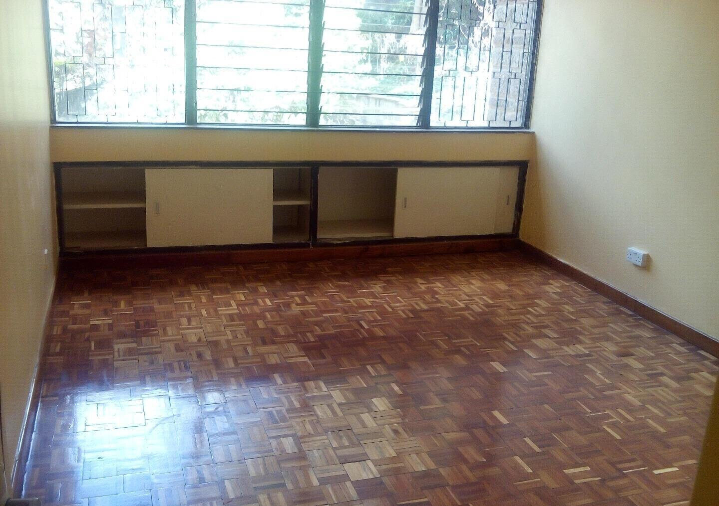 5BR Garden Home with Parking