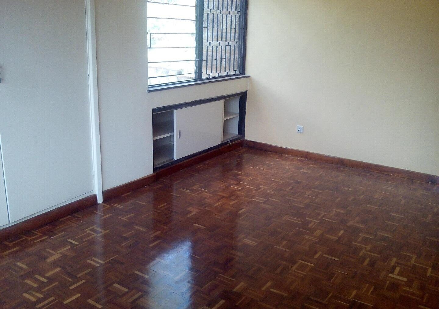 5BR Garden Home with Parking