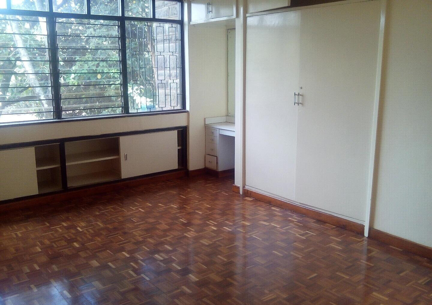 5BR Garden Home with Parking