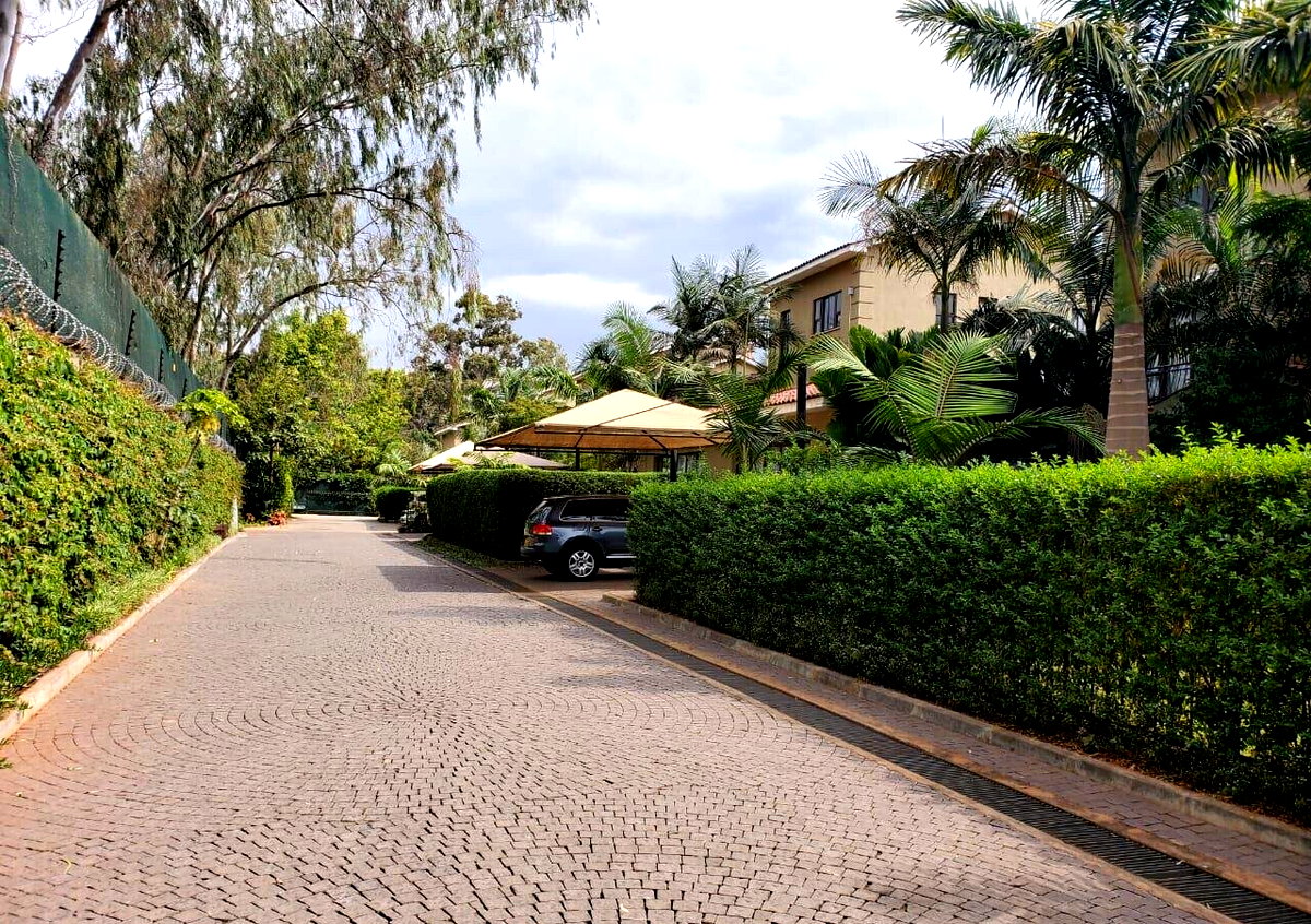 4-Ensuite Townhouse with Fireplace & DSQ – Karen Masai Road