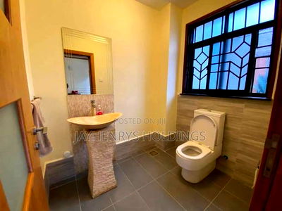 5bdrm House in Kyuna Estate for rent - Image 9