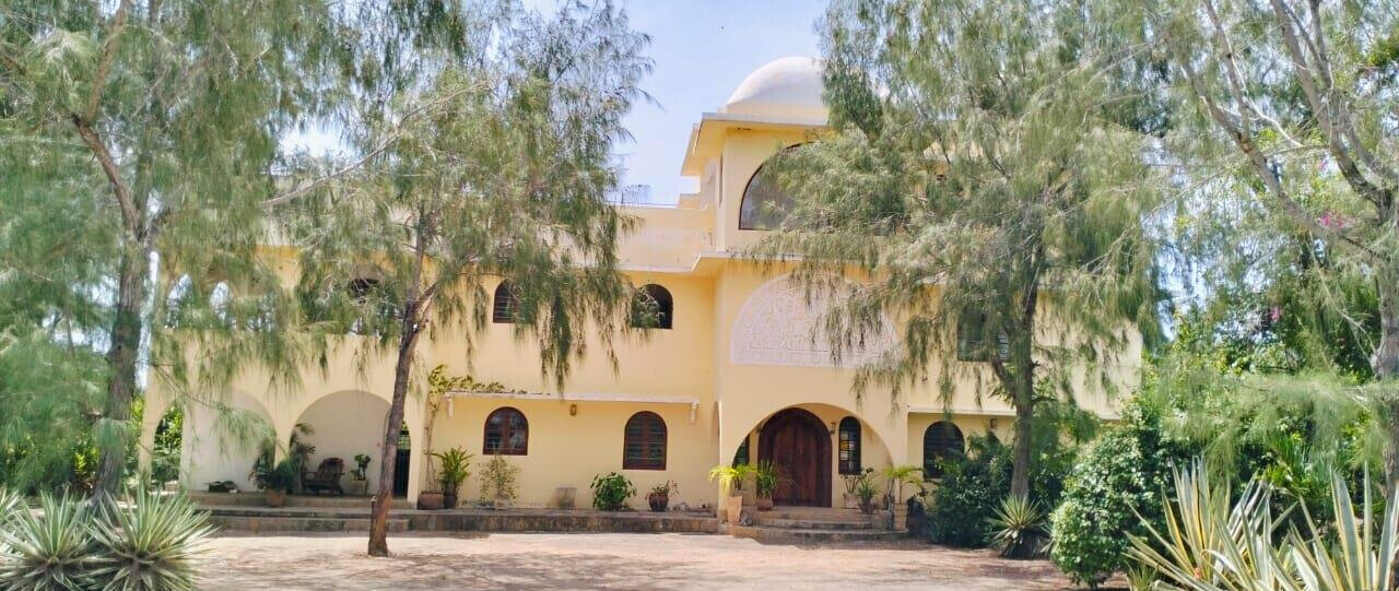 4-Bedroom Beachfront Townhouse on 4 Acres – Watamu