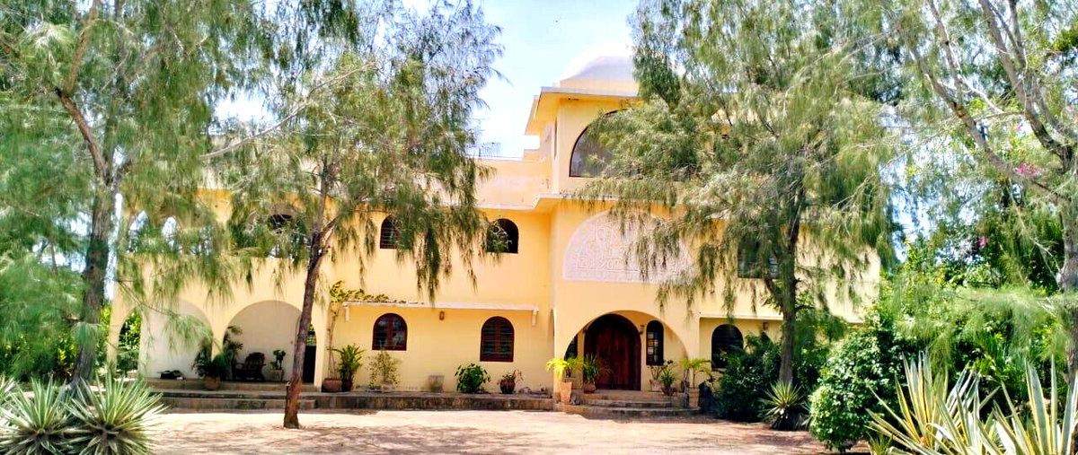 4-Bedroom Beachfront Townhouse on 4 Acres – Watamu