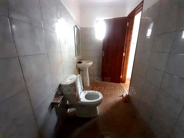 3bdrm Mansion in Mugutha, Kimbo for rent