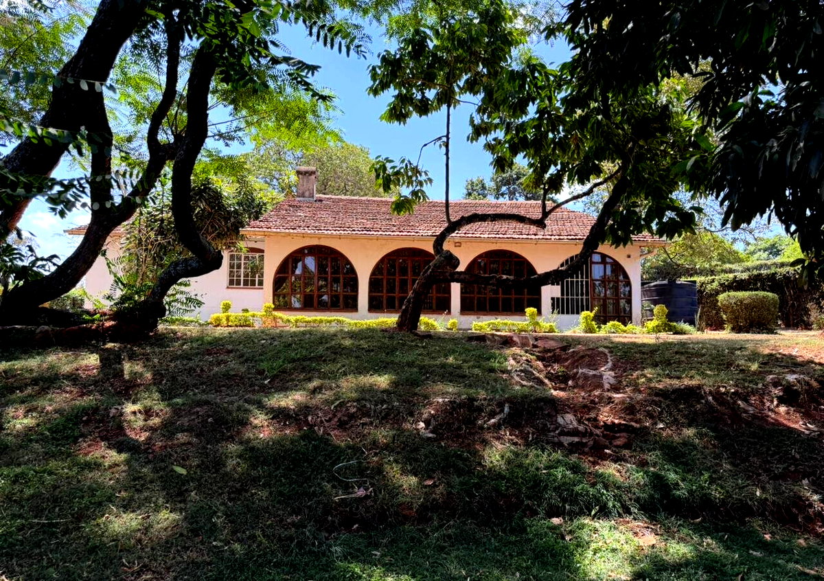 0.44-Acre Townhouse with Private Garden - Loresho