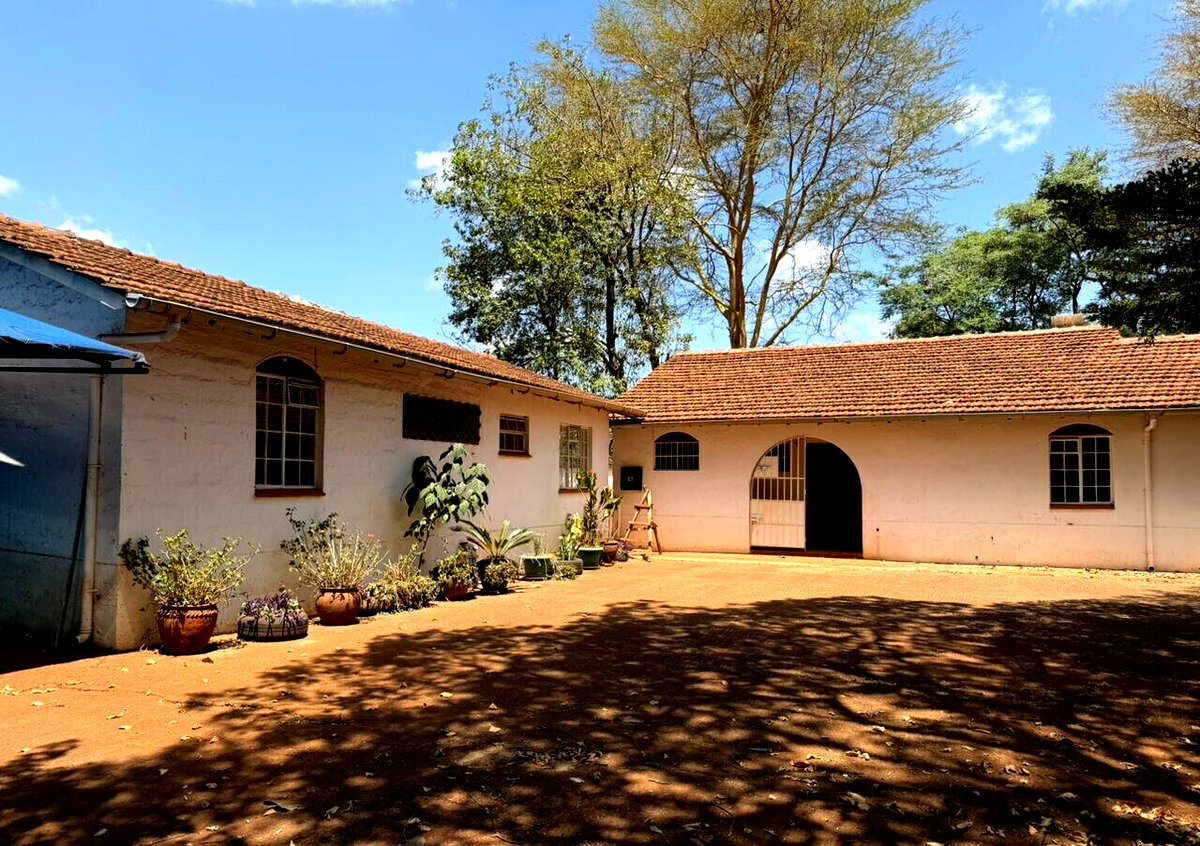 0.44-Acre Townhouse with Private Garden - Loresho
