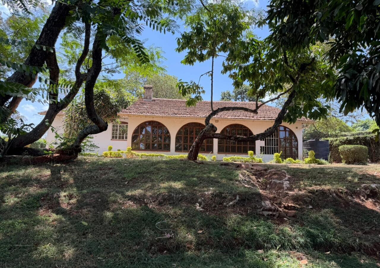 0.44-Acre Townhouse with Private Garden - Loresho