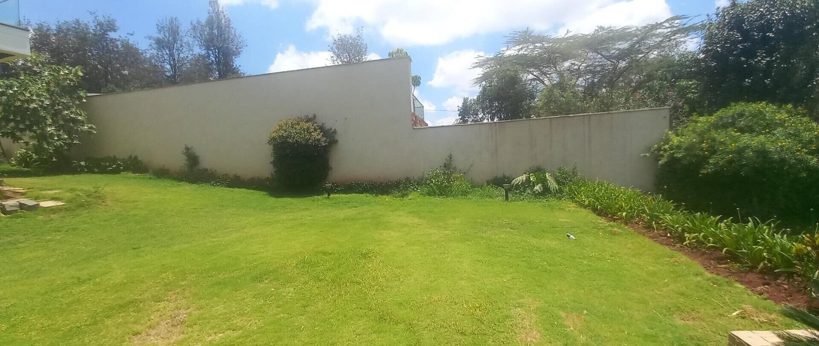 5-Ensuite Villa with Pool & 24-Hour Security – Karen