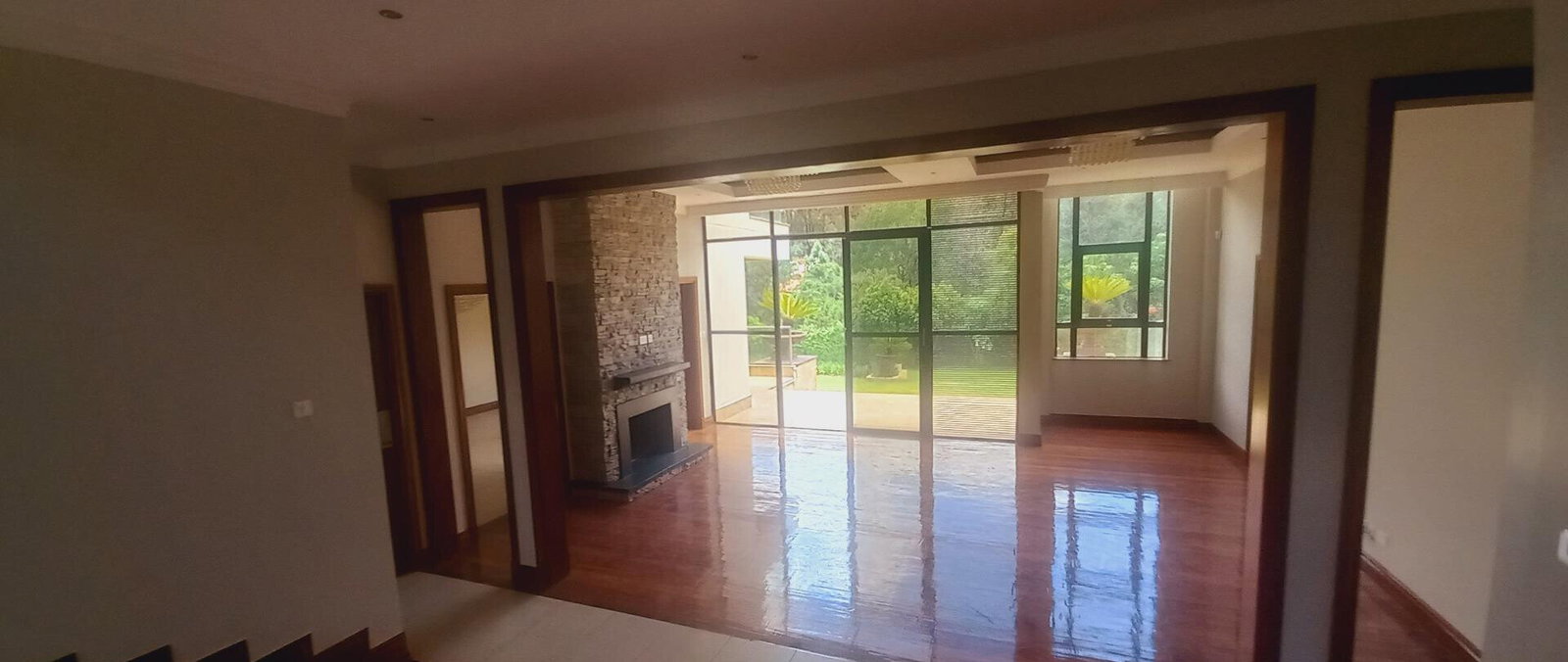 5-Ensuite Villa with Pool & 24-Hour Security – Karen