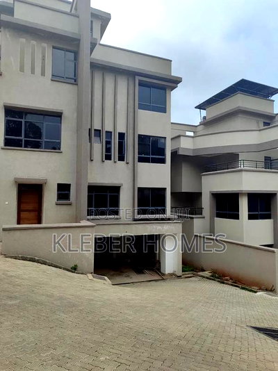 5bdrm Villa in Lavington for sale - Image 1