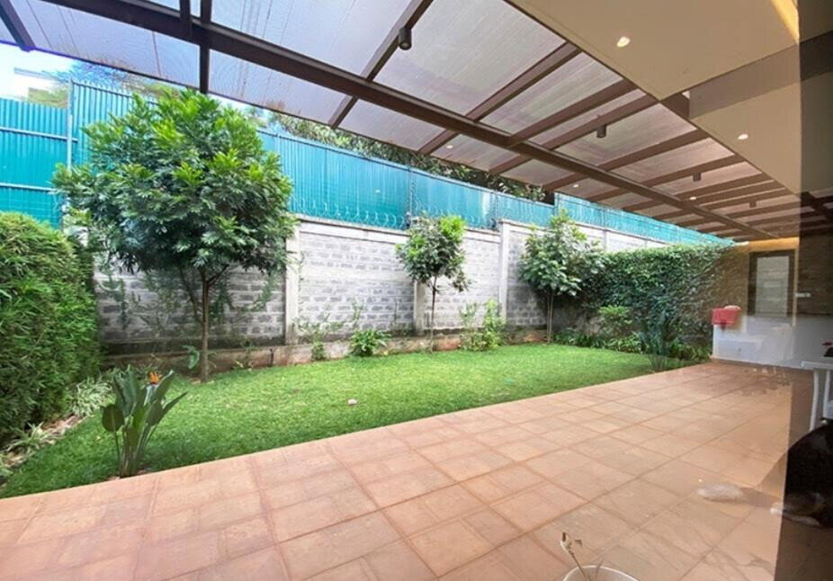 4-Ensuite Townhouse with Private Garden & DSQ - Spring Valley