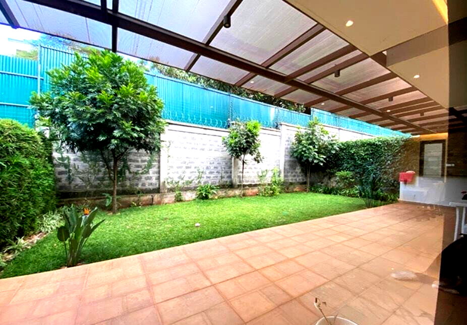 4-Ensuite Townhouse with Private Garden & DSQ - Spring Valley