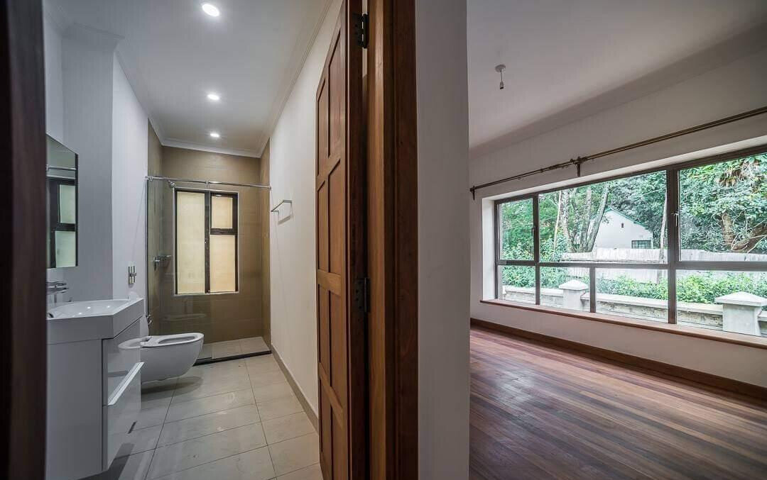 4BR Townhouse with Chef's Kitchen & Gazebo Fireplace - Kileleshwa