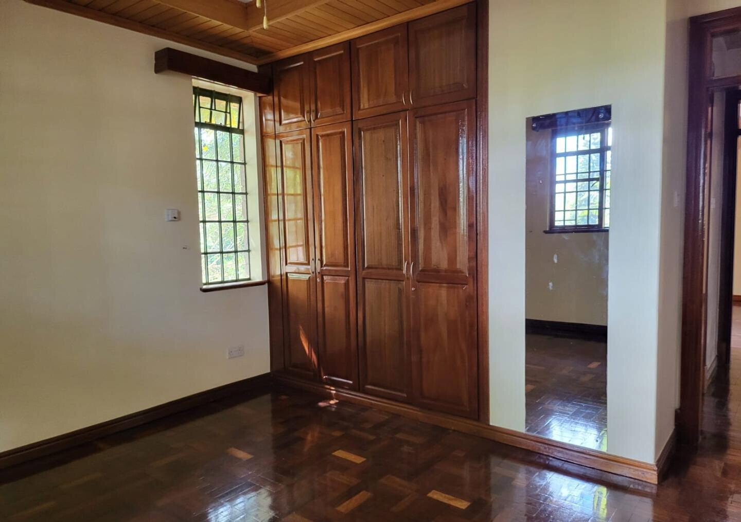 Half-Acre 5BR Haven - Nyari