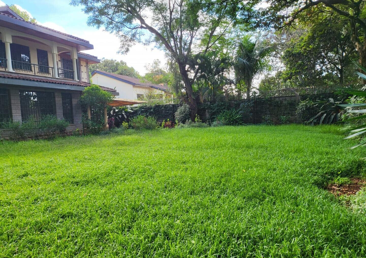 Half-Acre 5BR Haven - Nyari