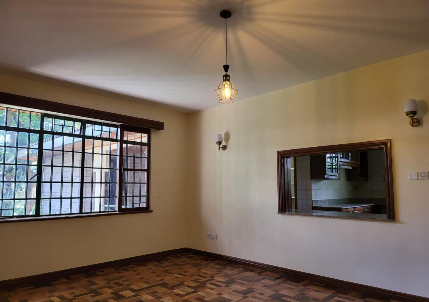 Half-Acre 5BR Haven - Nyari