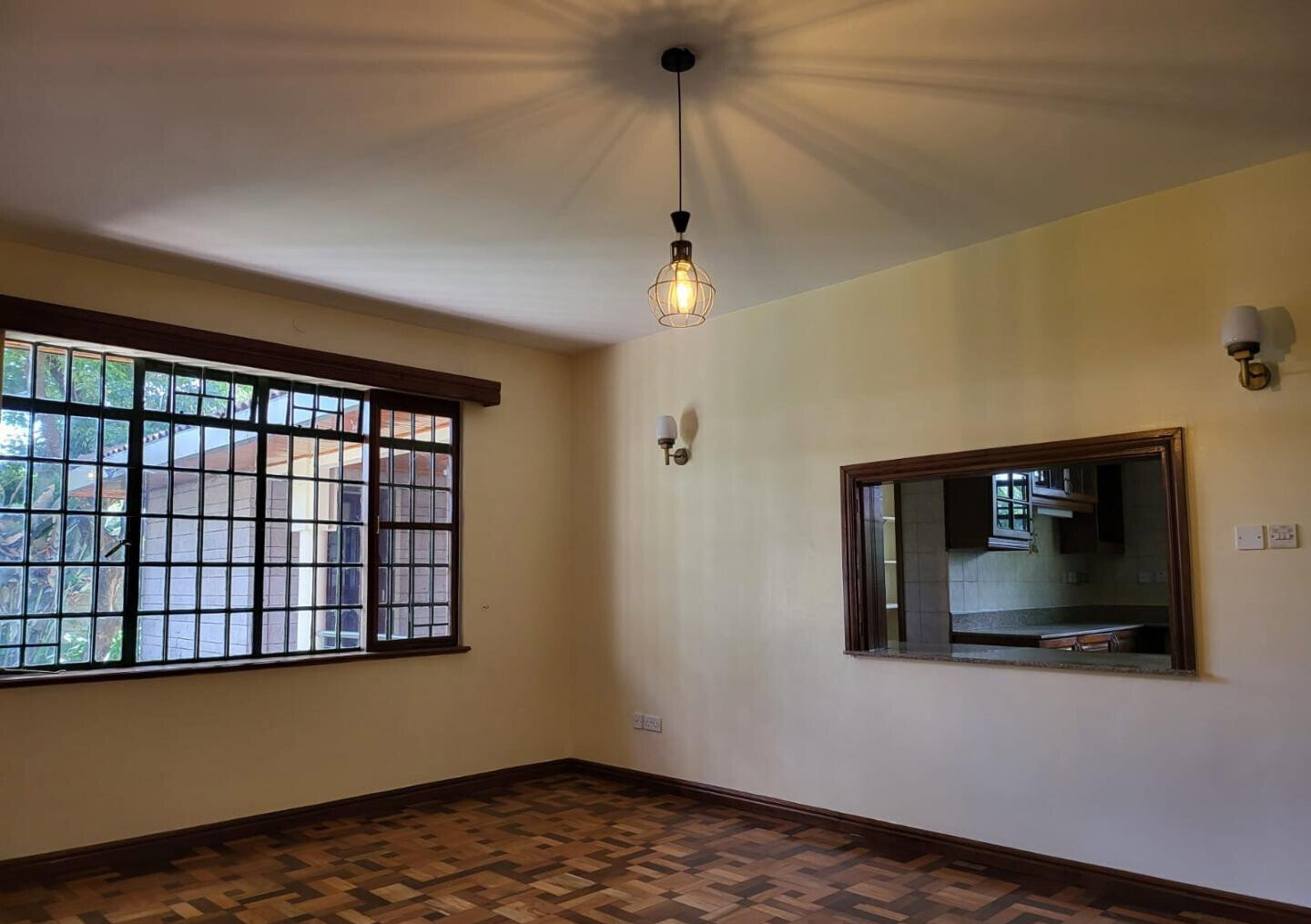 Half-Acre 5BR Haven - Nyari