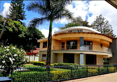 5BR Garden Home with Parking