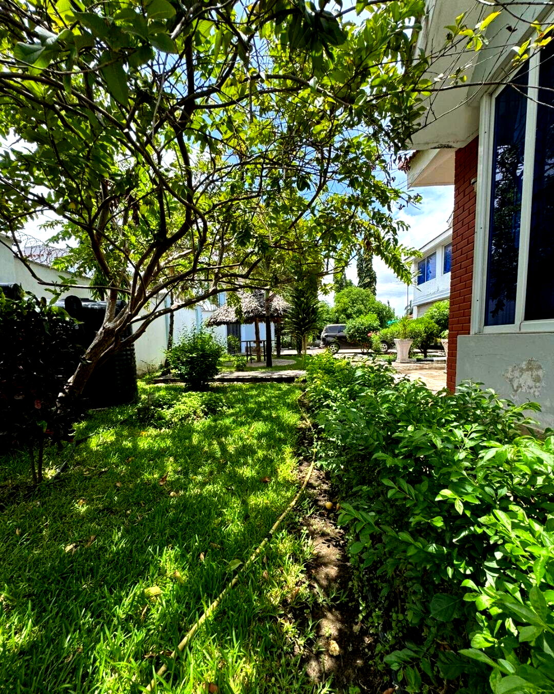 5 En-Suite Bedrooms on Half-Acre with Mvule Kitchen - Bamburi