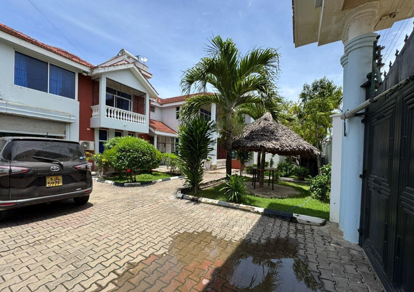 5 En-Suite Bedrooms on Half-Acre with Mvule Kitchen - Bamburi