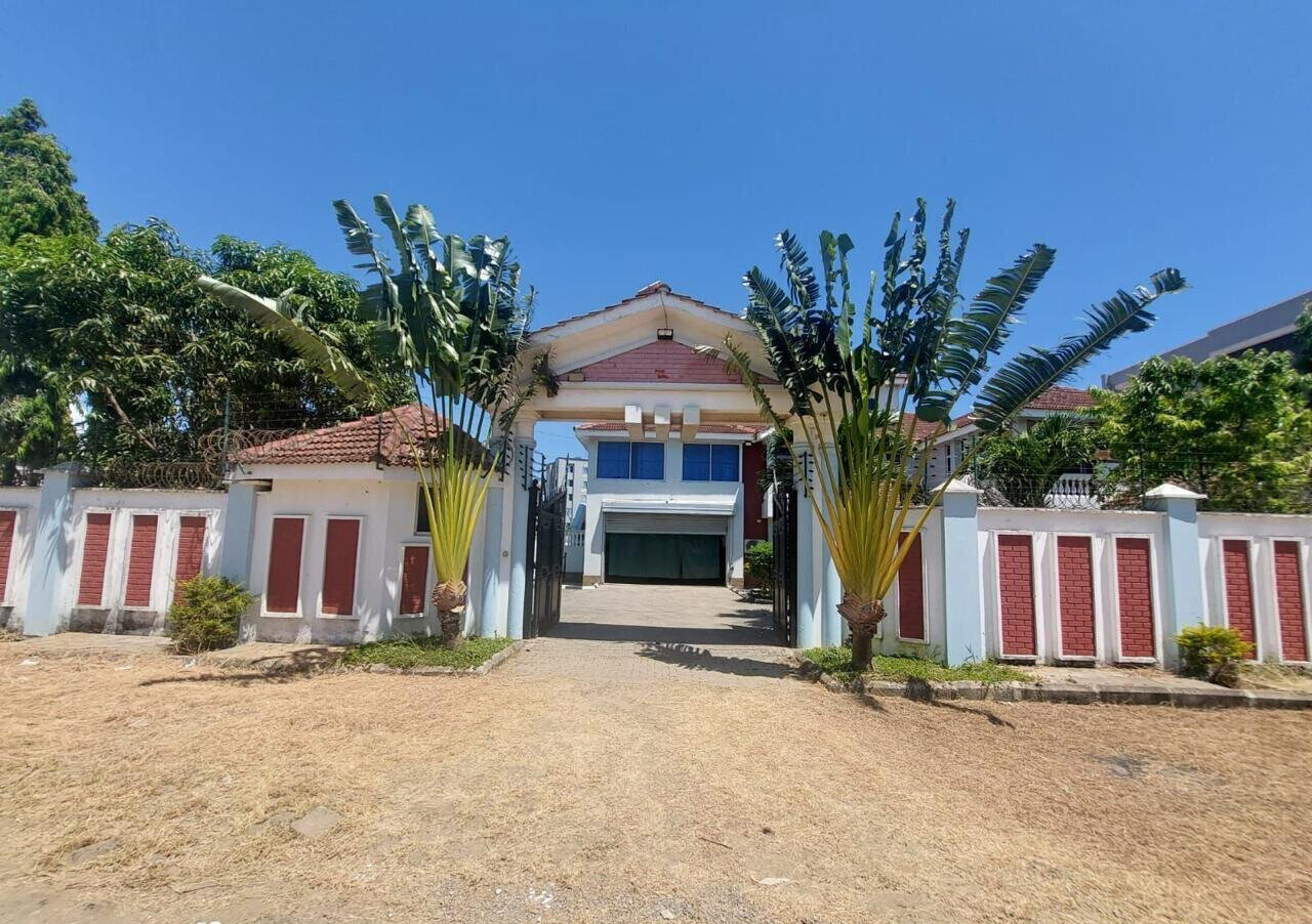 5 En-Suite Bedrooms on Half-Acre with Mvule Kitchen - Bamburi