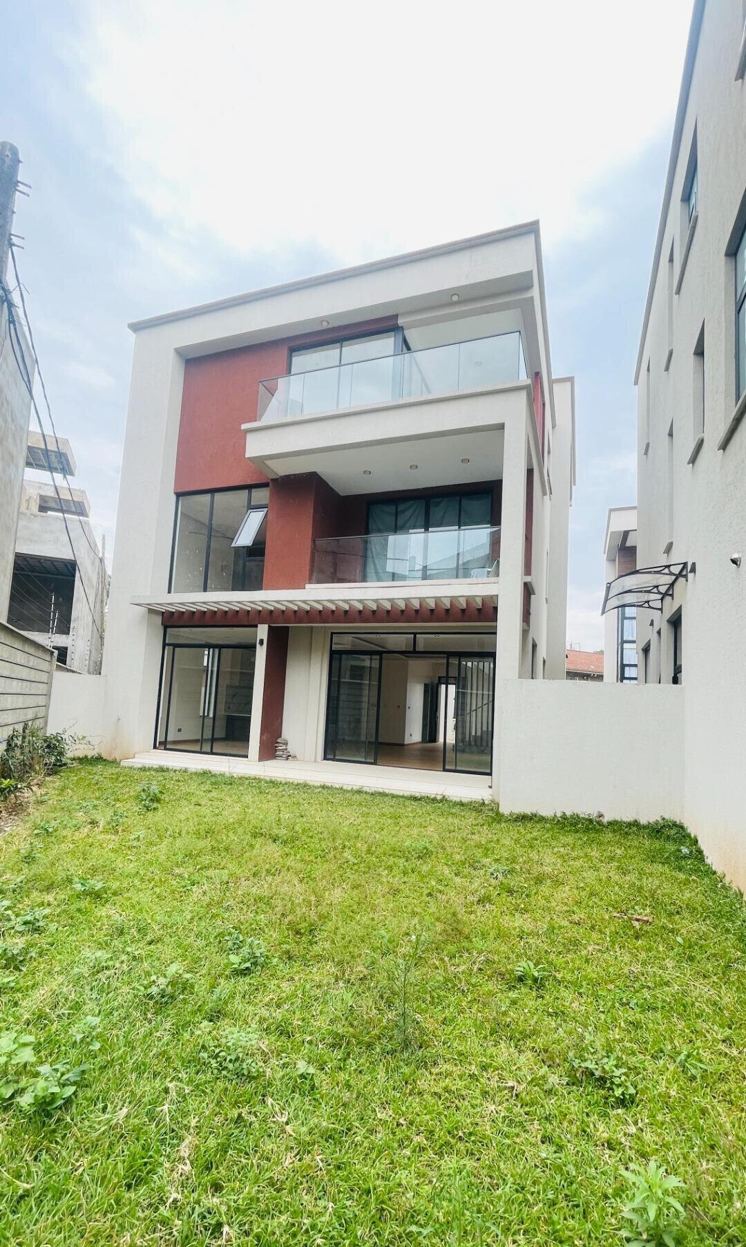 5-Ensuite Townhouse with Generator & Garden - Lavington Gated