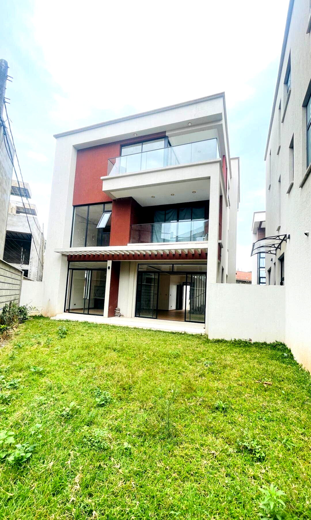 5-Ensuite Townhouse with Generator & Garden - Lavington Gated