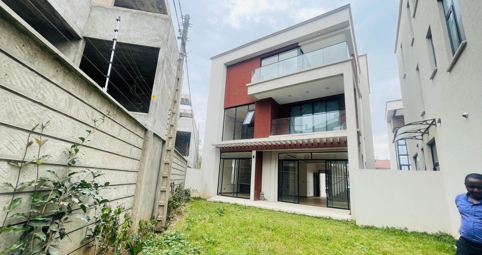 5-Ensuite Townhouse with Generator & Garden - Lavington Gated