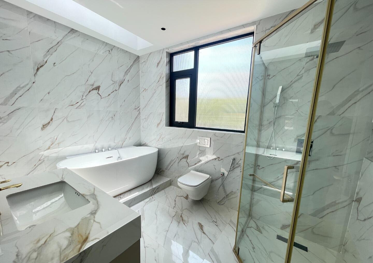 5-Ensuite Townhouse with Generator & Garden - Lavington Gated