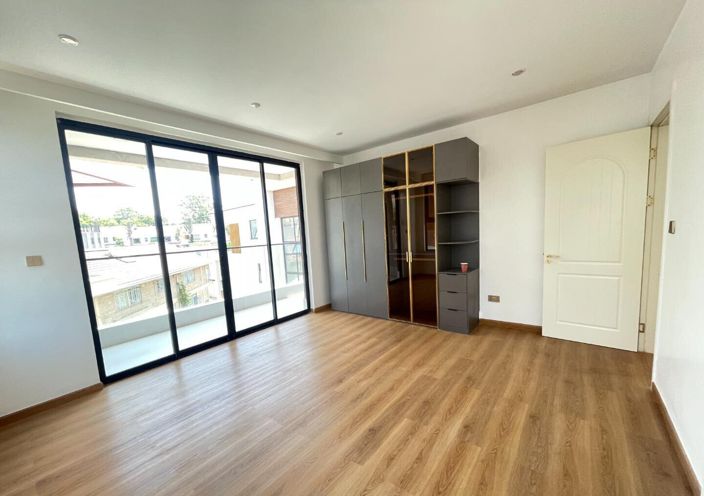 5-Ensuite Townhouse with Generator & Garden - Lavington Gated