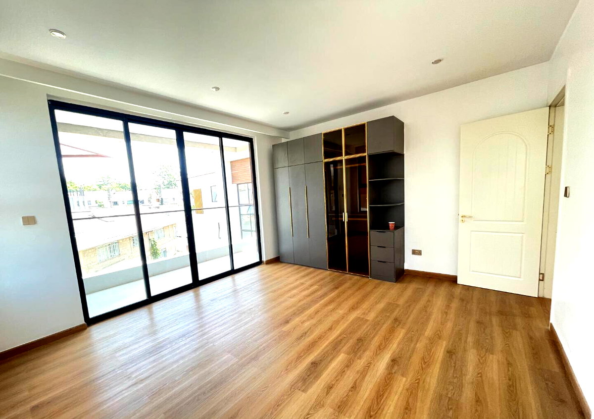5-Ensuite Townhouse with Generator & Garden - Lavington Gated
