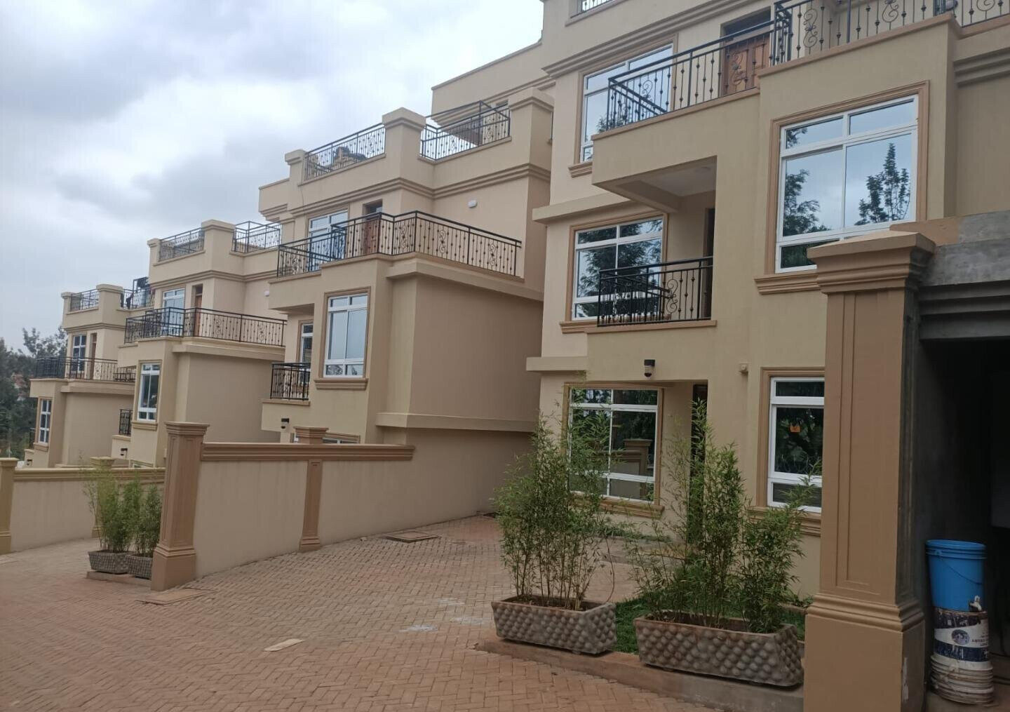 5BR All-Ensuite Townhouse with DSQ – Windsor View, Nairobi