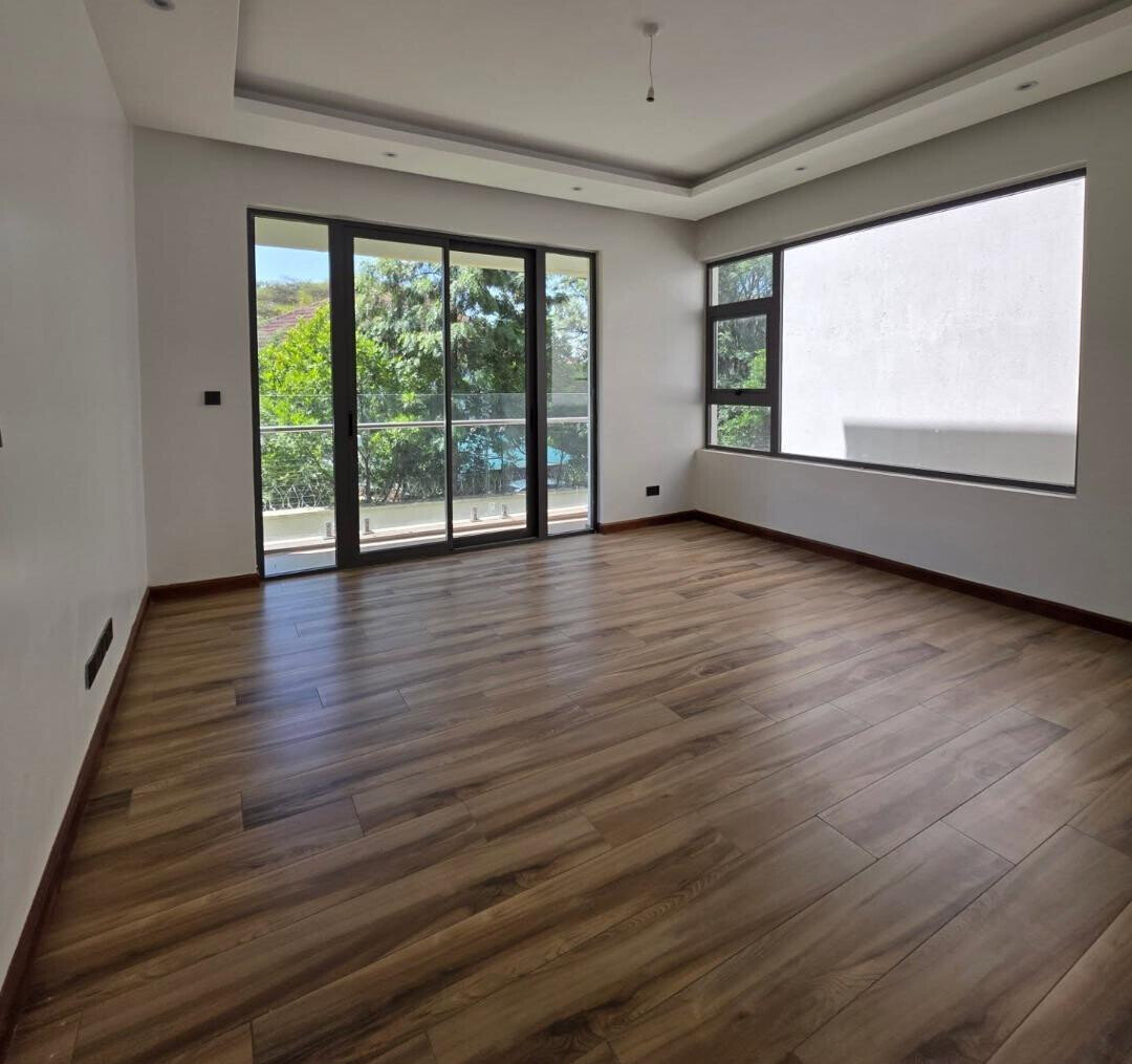 6-Ensuite Townhouse with Office & Rooftop Terrace - Lavington