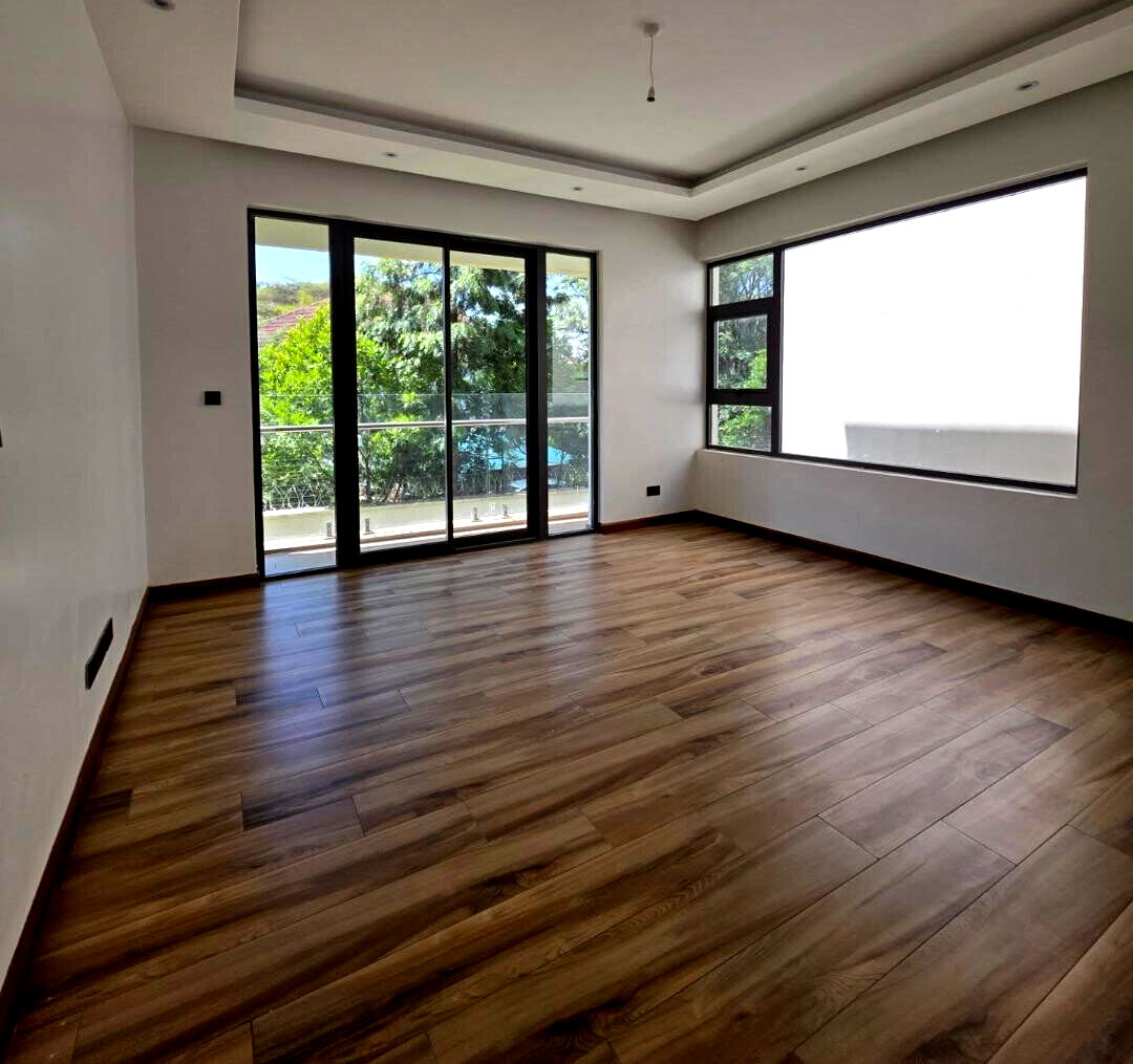 6-Ensuite Townhouse with Office & Rooftop Terrace - Lavington