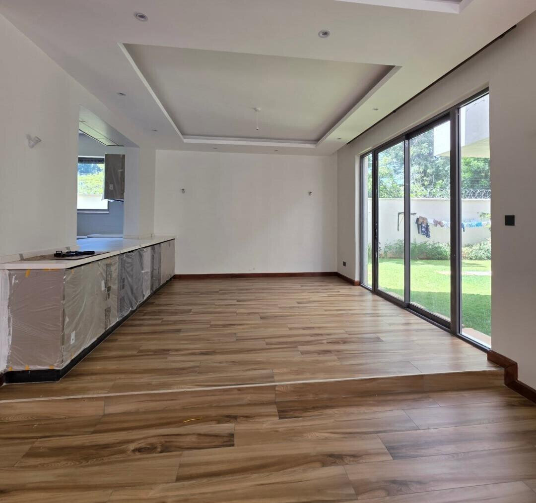 6-Ensuite Townhouse with Office & Rooftop Terrace - Lavington