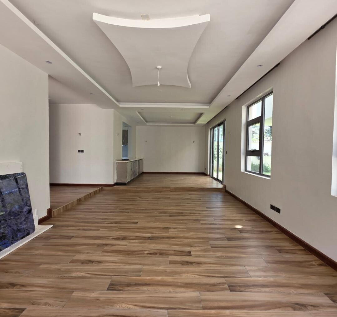 6-Ensuite Townhouse with Office & Rooftop Terrace - Lavington