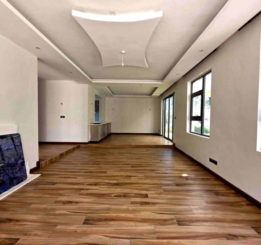 6-Ensuite Townhouse with Office & Rooftop Terrace - Lavington