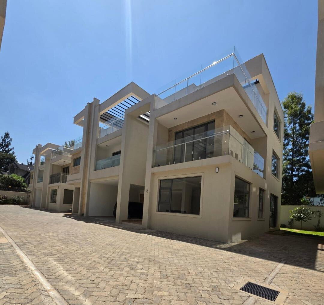 6-Ensuite Townhouse with Office & Rooftop Terrace - Lavington