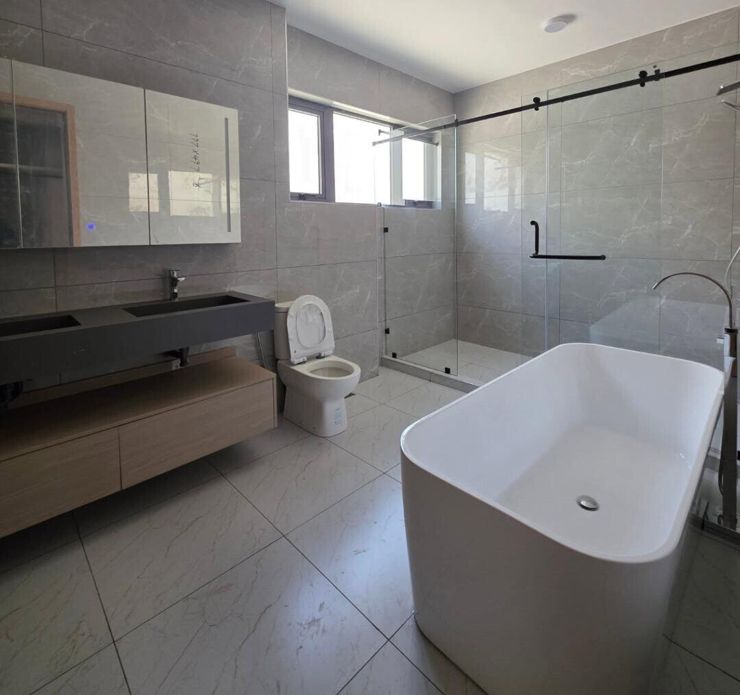 6-Ensuite Townhouse with Office & Rooftop Terrace - Lavington
