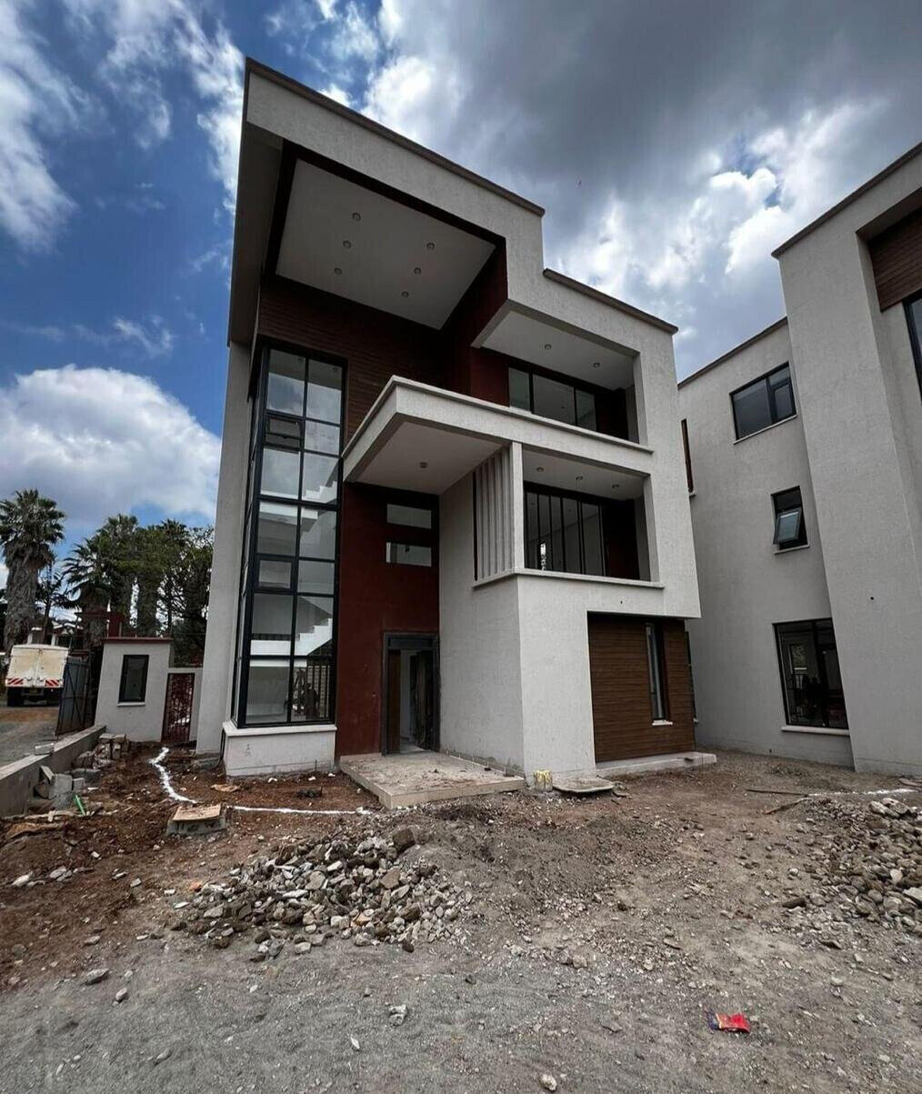 5-Ensuite Townhouse with DSQ & Private Garden - Lavington