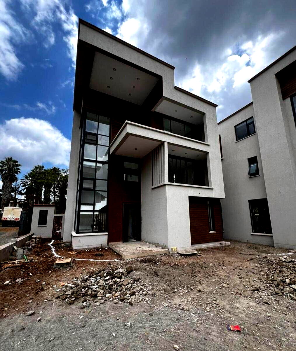 5-Ensuite Townhouse with DSQ & Private Garden - Lavington