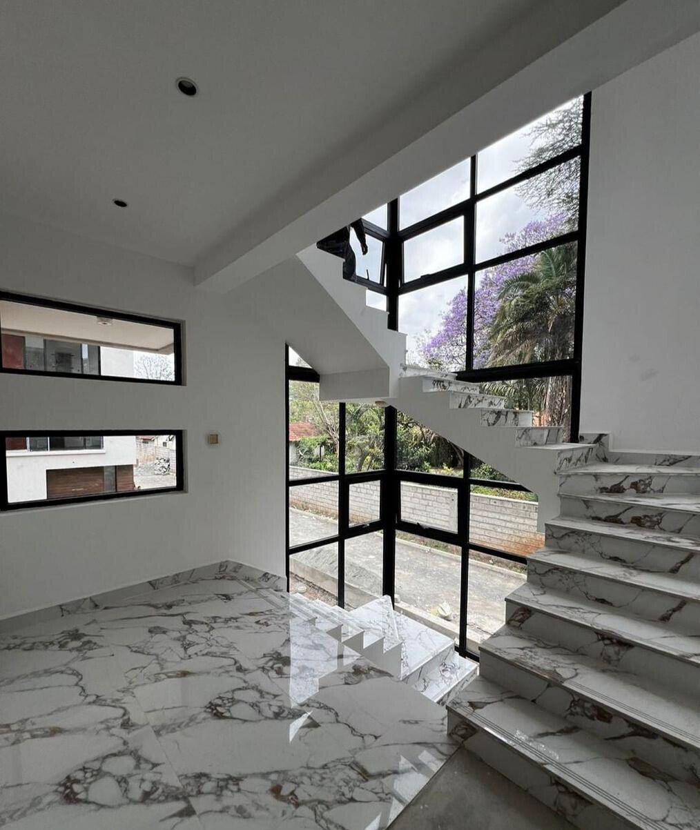 5-Ensuite Townhouse with DSQ & Private Garden - Lavington