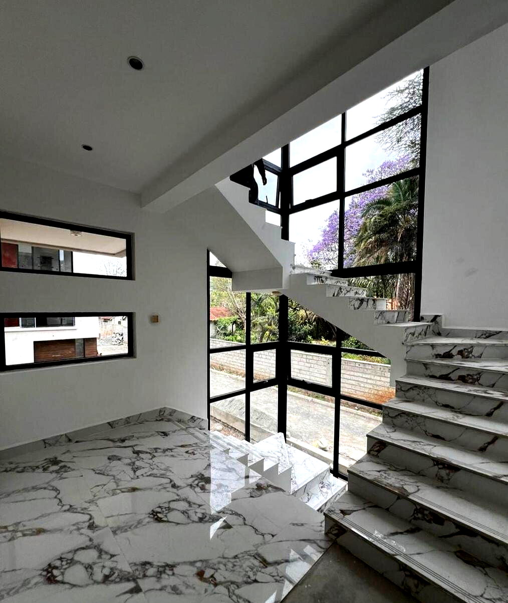 5-Ensuite Townhouse with DSQ & Private Garden - Lavington