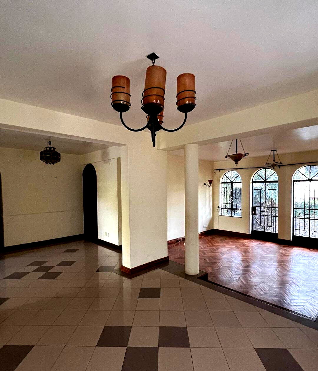 5-Bed Riverside Villa with Pool Access - Lavington