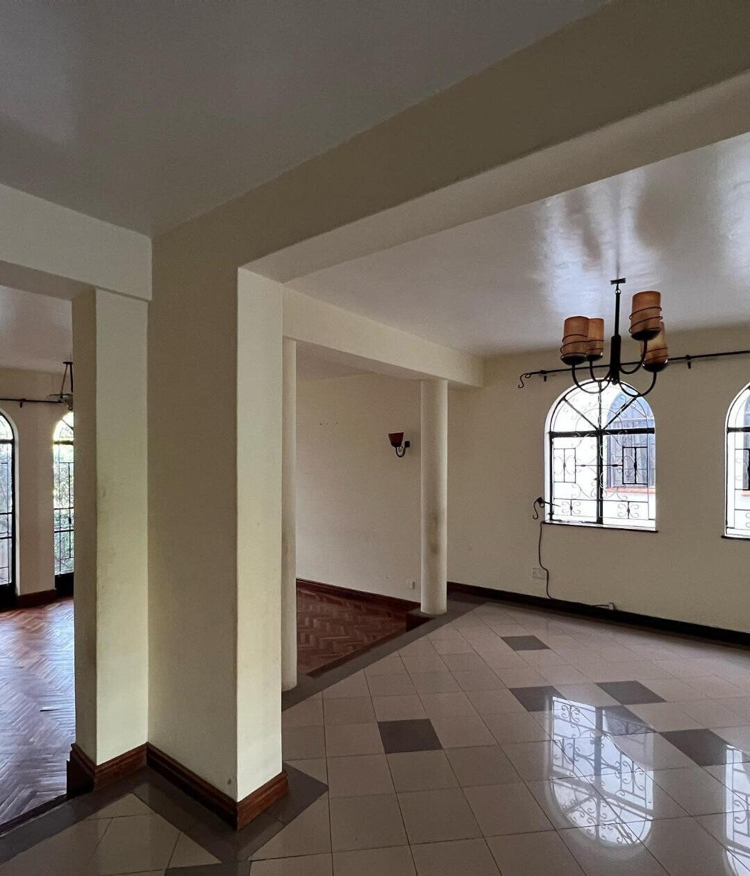 5-Bed Riverside Villa with Pool Access - Lavington