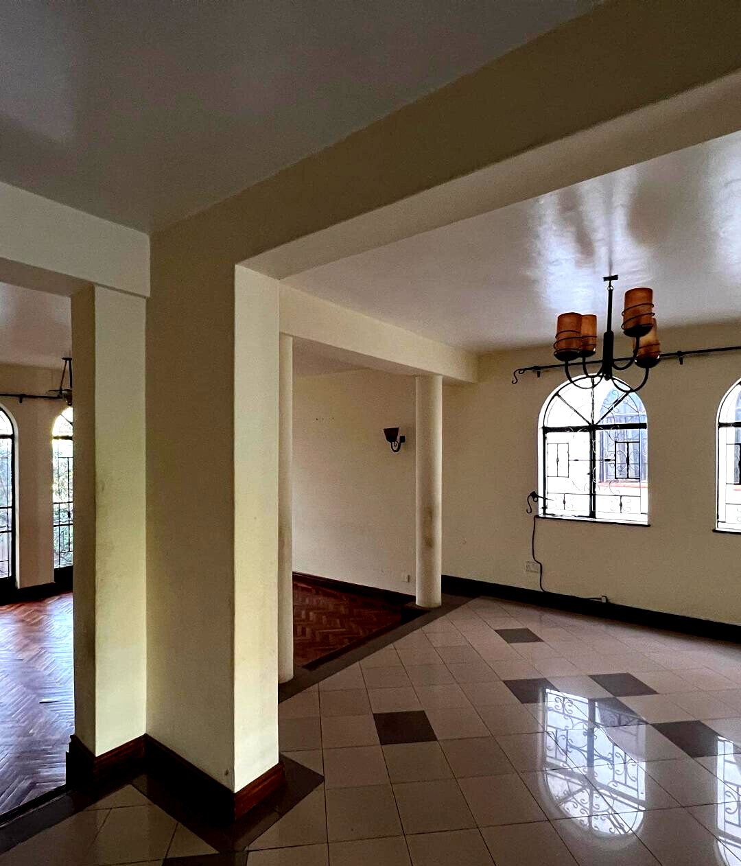 5-Bed Riverside Villa with Pool Access - Lavington